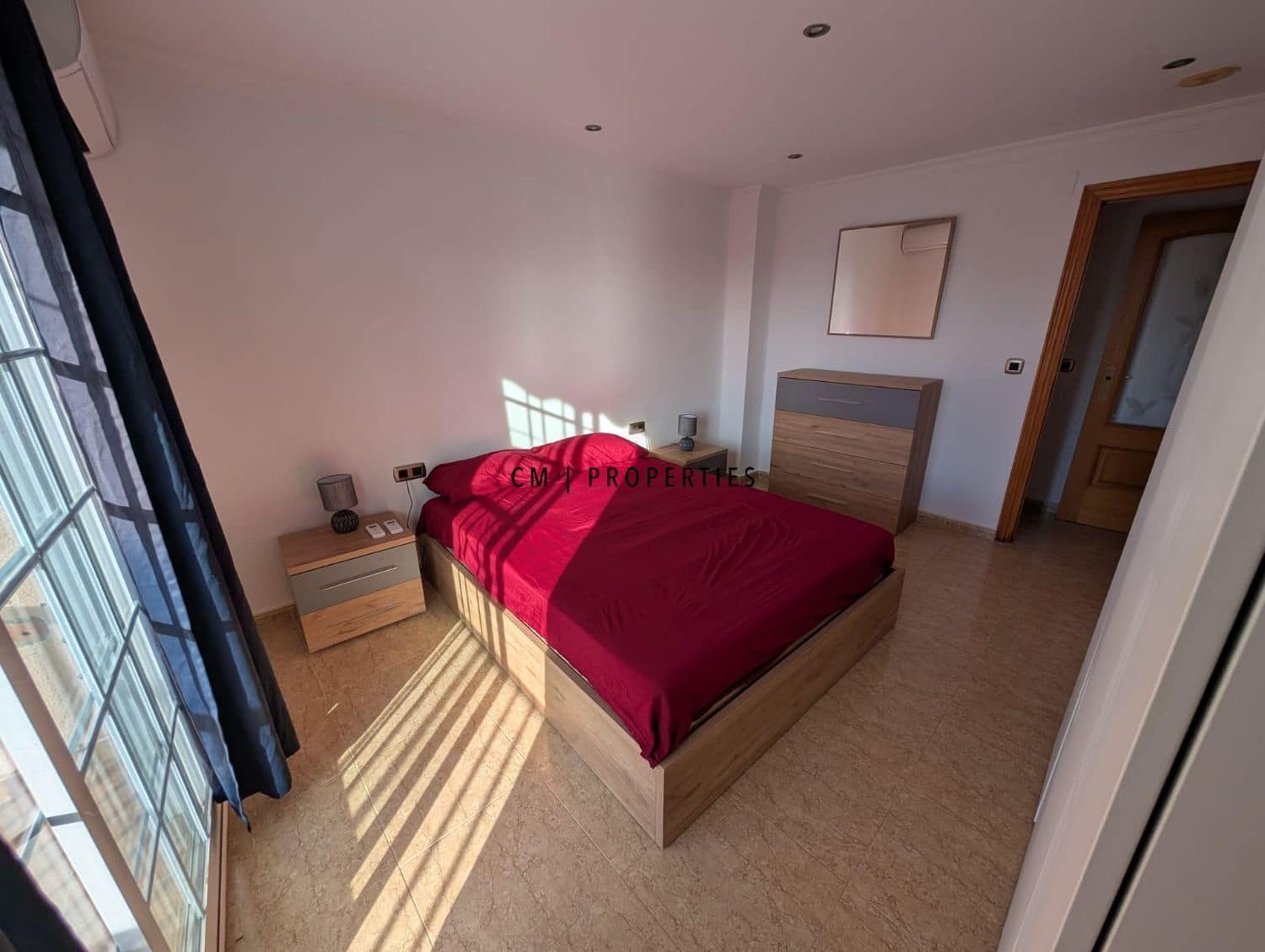 3 soveværelse Lejlighed til leje i Valencia by - € 1.300 (Ref: 9753578)