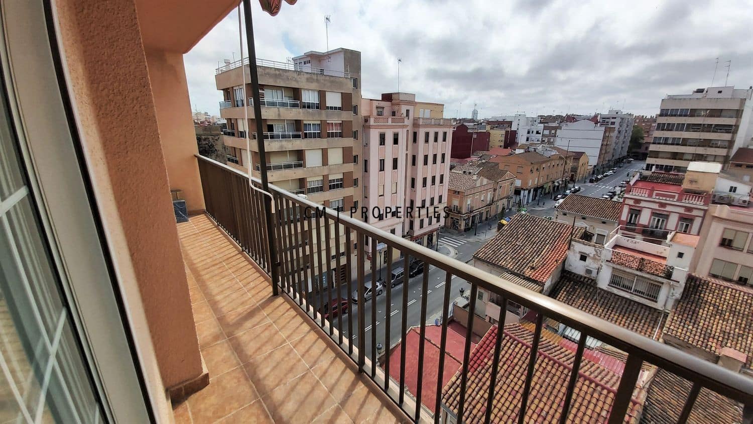 3 soveværelse Lejlighed til leje i Valencia by - € 1.300 (Ref: 9753578)