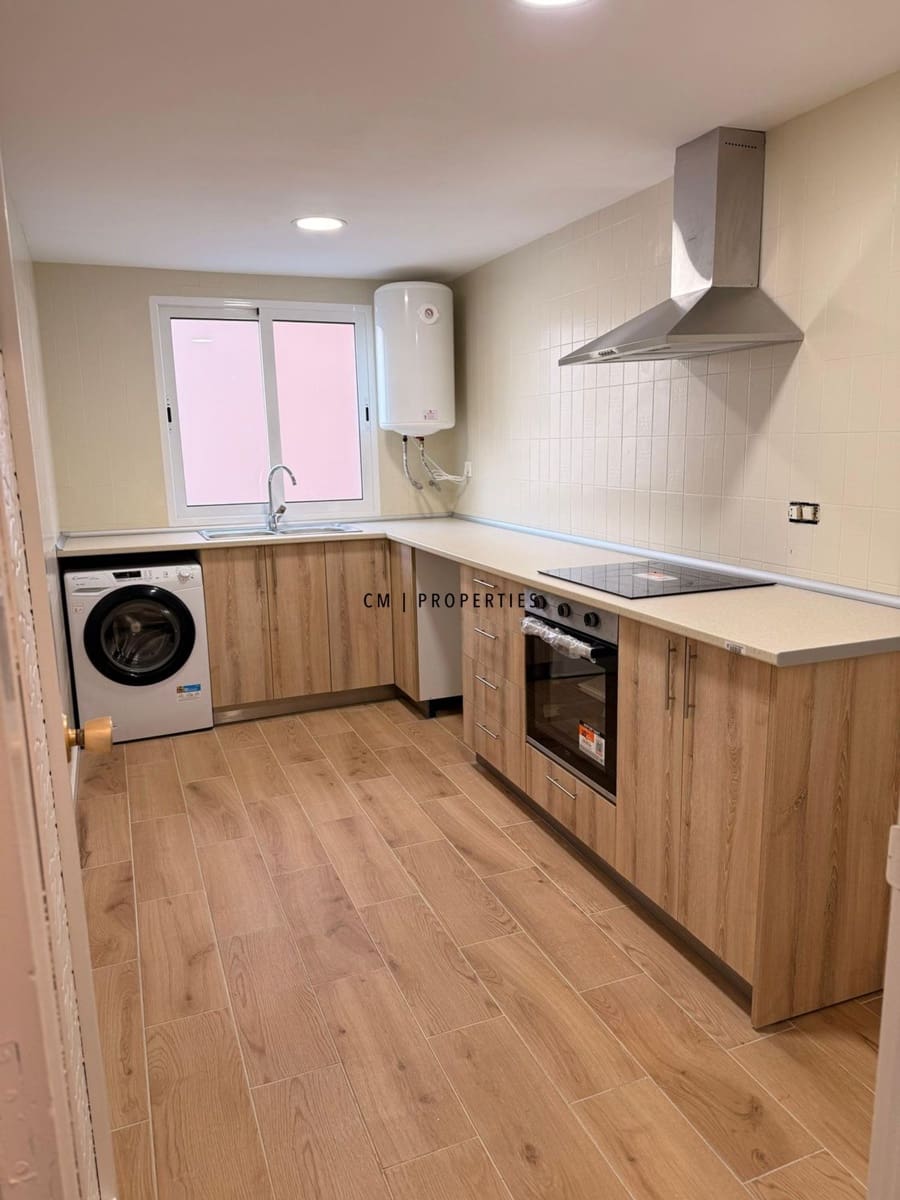 4 bedroom Flat for rent in Paterna - € 1,300 (Ref: 9758236)