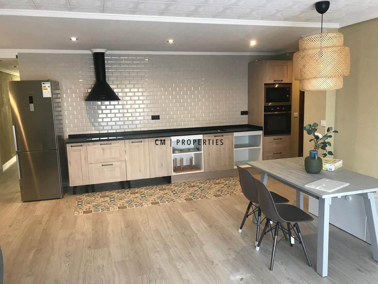 4 bedroom Flat for rent in Valencia city - € 1,450 (Ref: 9760042)