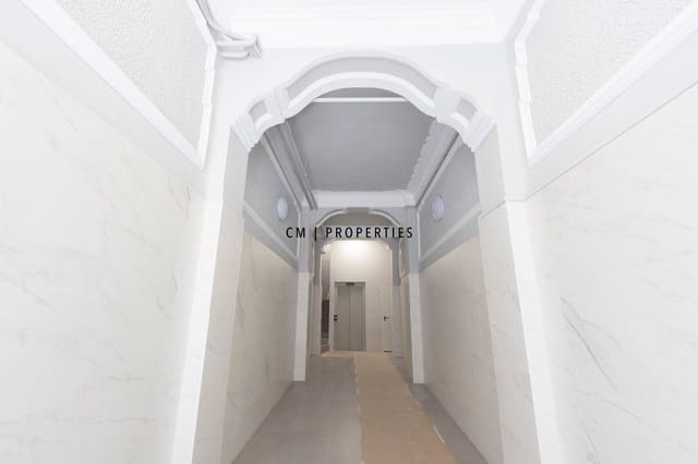 4 sovrum Lägenhet att hyra i Valencia stad med garage - 1 600 € (Ref: 9760043)