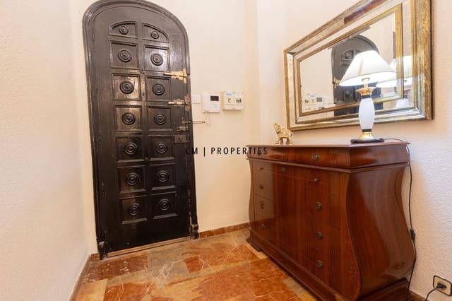 4 sovrum Lägenhet att hyra i Valencia stad med garage - 1 600 € (Ref: 9760043)