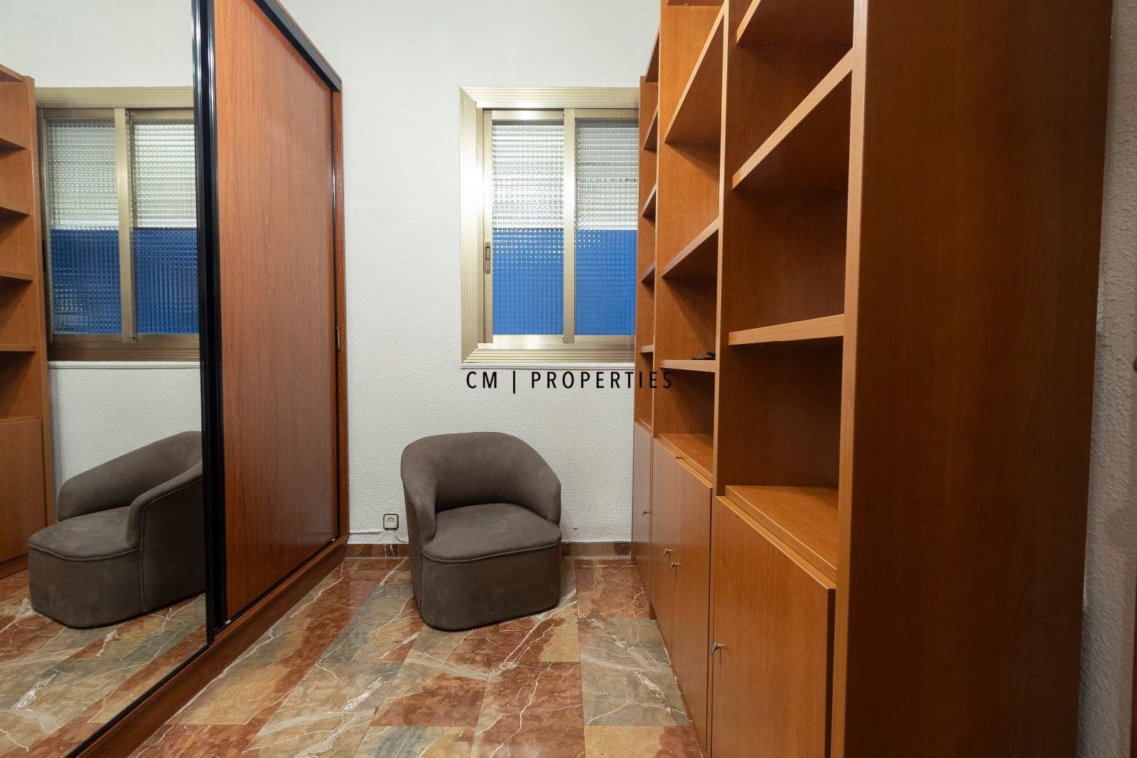 4 bedroom Flat for rent in Valencia city with garage - € 1,600 (Ref: 9760043)