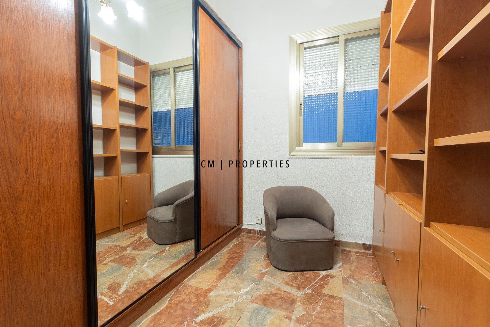 4 bedroom Flat for rent in Valencia city with garage - € 1,600 (Ref: 9760043)