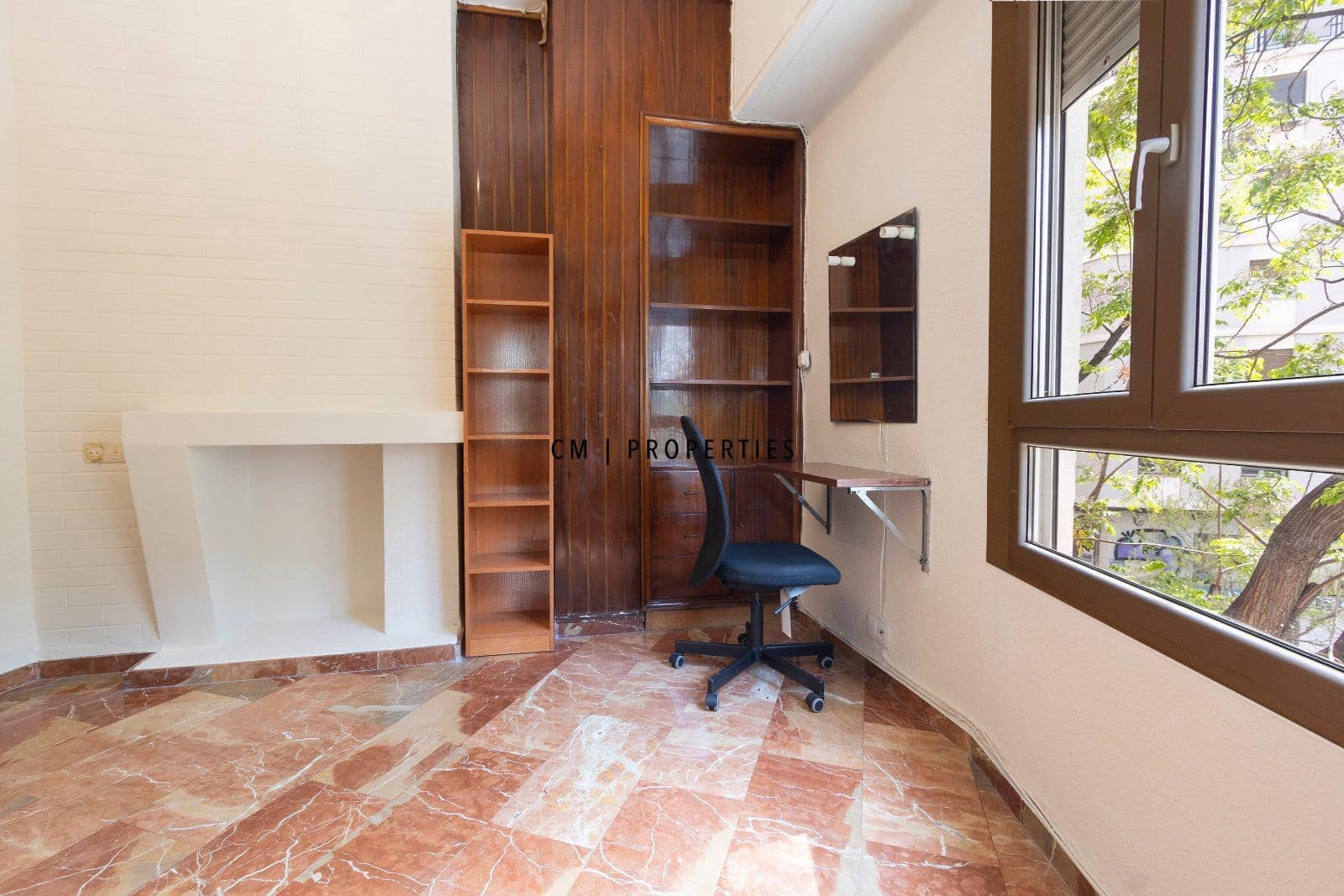 4 bedroom Flat for rent in Valencia city with garage - € 1,600 (Ref: 9760043)