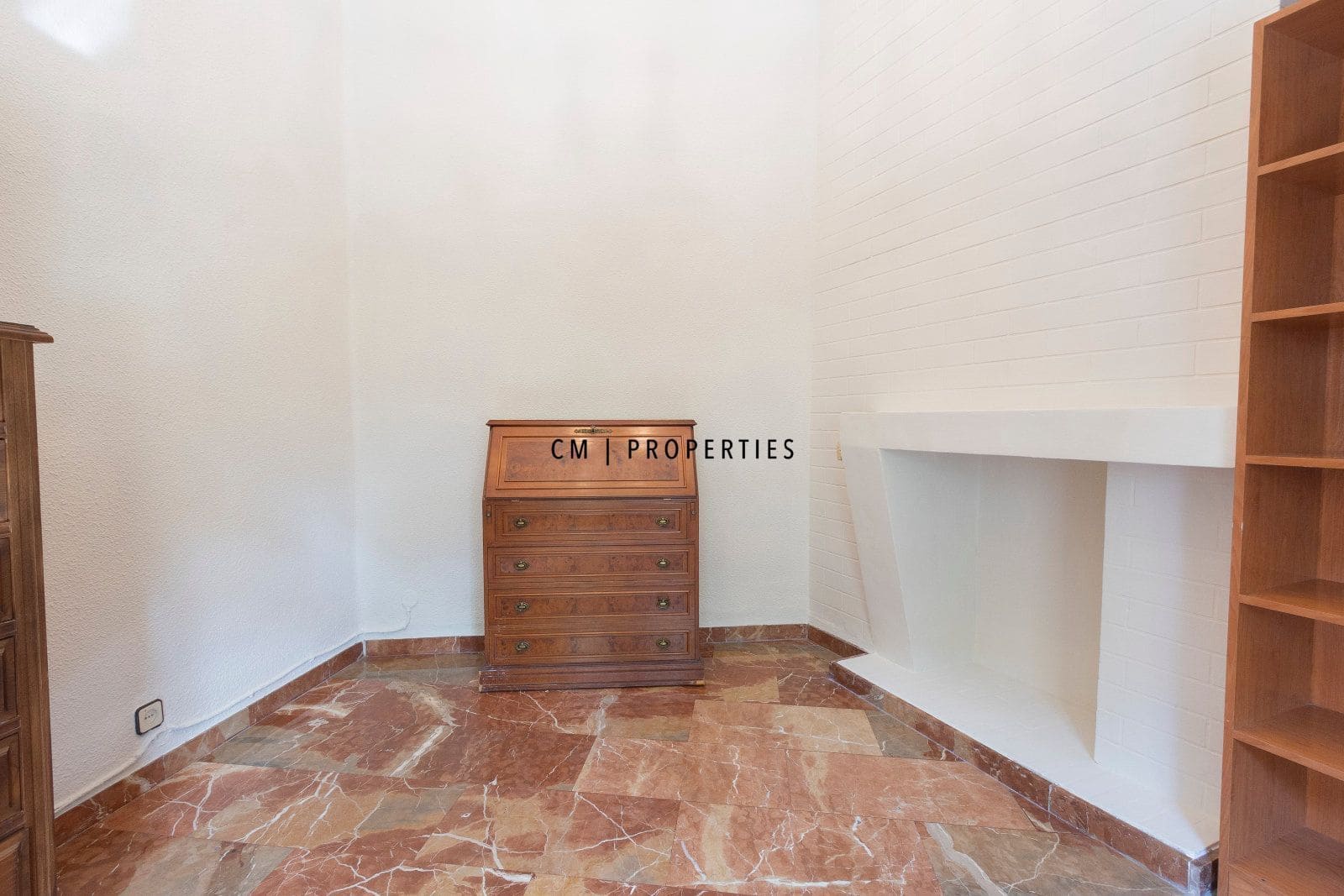 4 bedroom Flat for rent in Valencia city with garage - € 1,600 (Ref: 9760043)