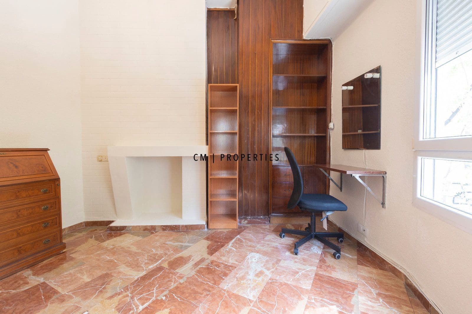 4 bedroom Flat for rent in Valencia city with garage - € 1,600 (Ref: 9760043)