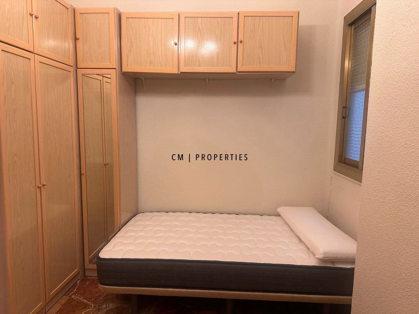 4 bedroom Flat for rent in Valencia city with garage - € 1,600 (Ref: 9760043)