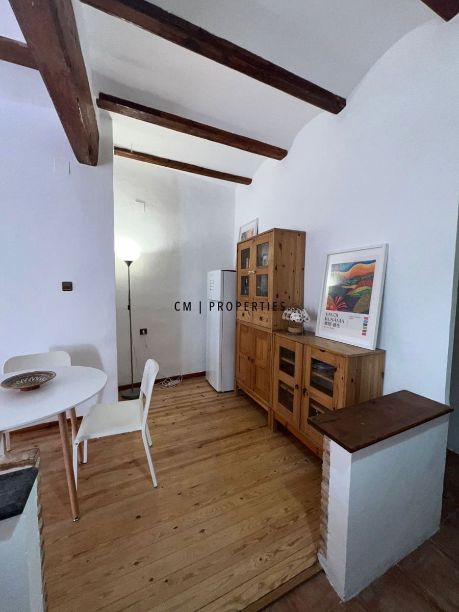 2 bedroom Penthouse for rent in Valencia city - € 1,200 (Ref: 9761621)