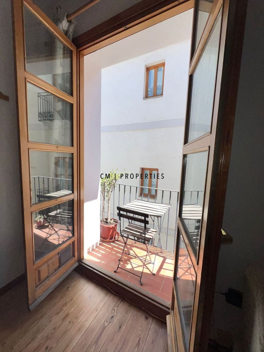 2 bedroom Penthouse for rent in Valencia city - € 1,200 (Ref: 9761621)