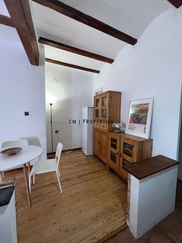 2 makuuhuone Kattohuoneisto vuokrattavana paikassa Ciutat Vella, Valencia kaupunki - 1 200 € (Ref: 9761621)
