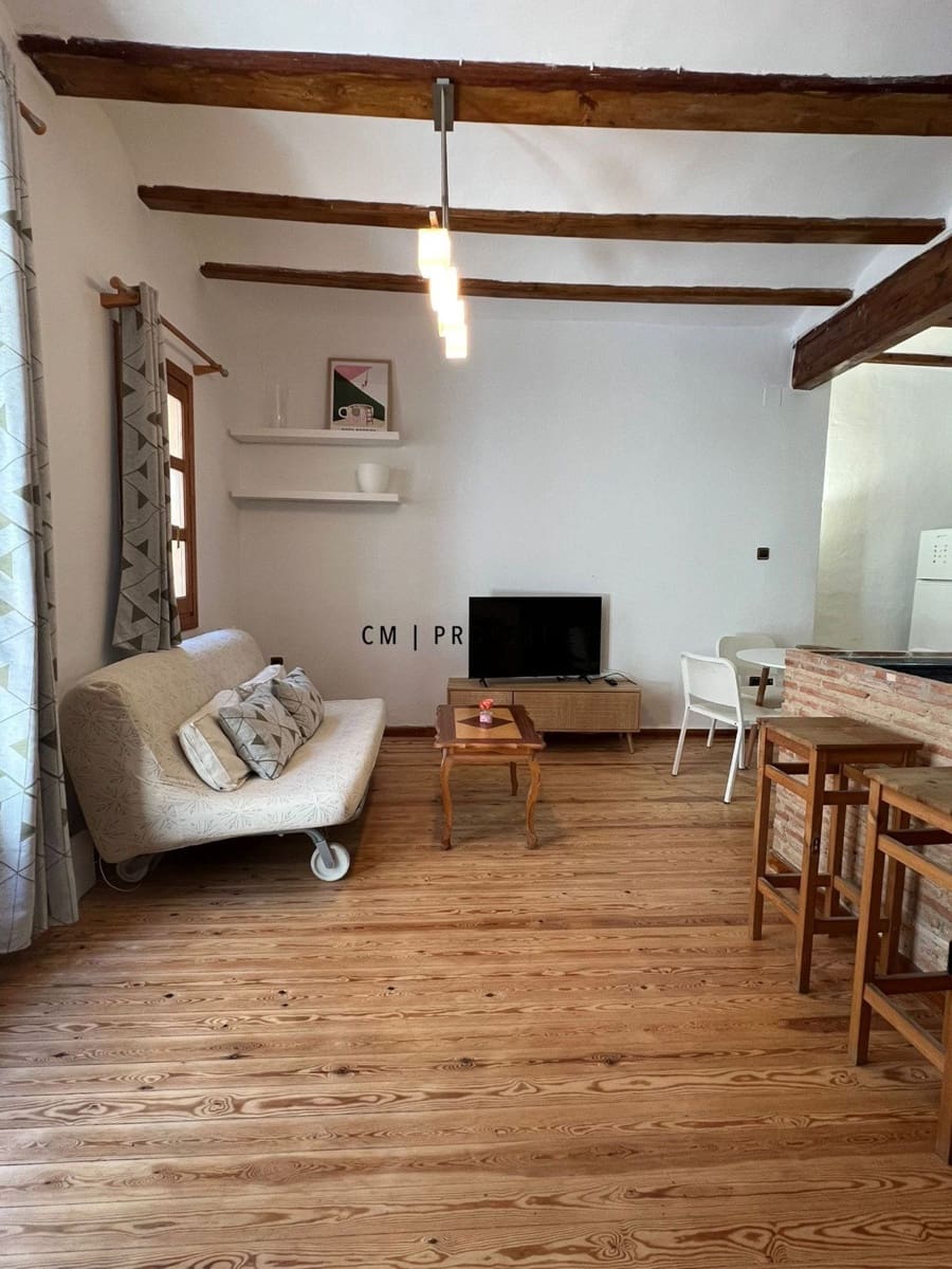 2 bedroom Penthouse for rent in Valencia city - € 1,200 (Ref: 9761621)