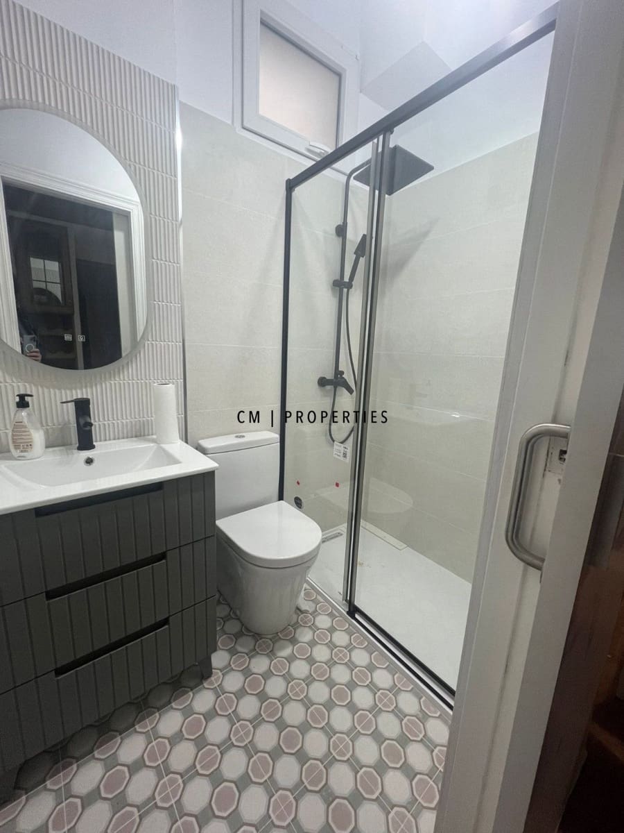 2 bedroom Penthouse for rent in Valencia city - € 1,200 (Ref: 9761621)