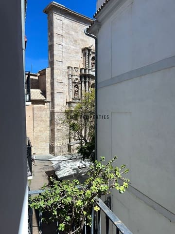 2 makuuhuone Kattohuoneisto vuokrattavana paikassa Ciutat Vella, Valencia kaupunki - 1 200 € (Ref: 9761621)