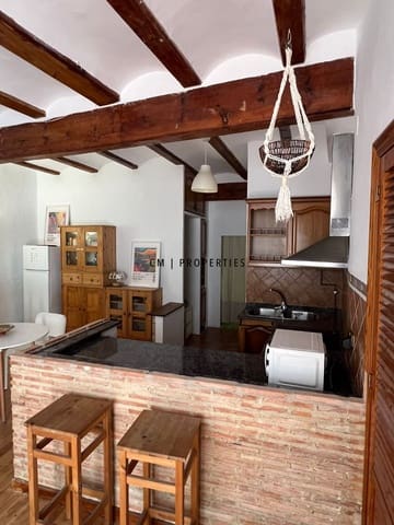 2 makuuhuone Kattohuoneisto vuokrattavana paikassa Ciutat Vella, Valencia kaupunki - 1 200 € (Ref: 9761621)