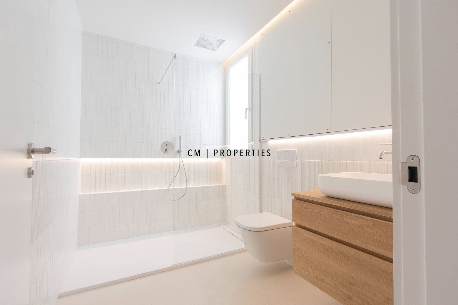 3 bedroom Penthouse for rent in Valencia city - € 3,500 (Ref: 9762438)