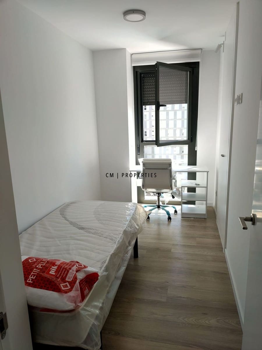 3 quarto Apartamento para arrendar em Valencia cidade com piscina - 1 500 € (Ref: 9771832)