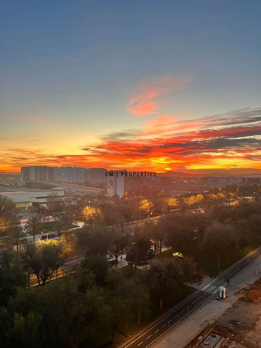 3 quarto Apartamento para arrendar em Valencia cidade com piscina - 1 500 € (Ref: 9771832)