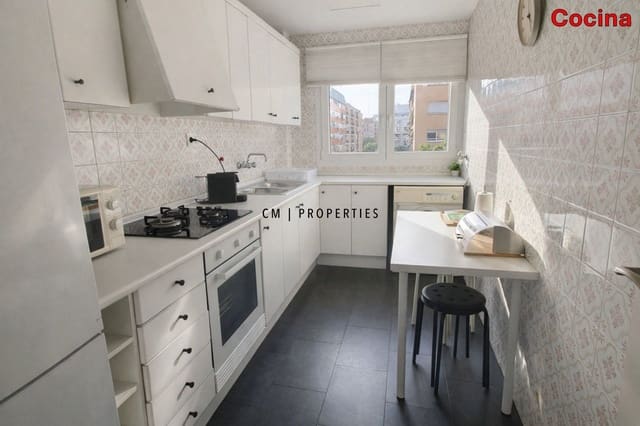 3 soveværelse Lejlighed til leje i Algiros, Valencia by - € 1.500 (Ref: 9772003)