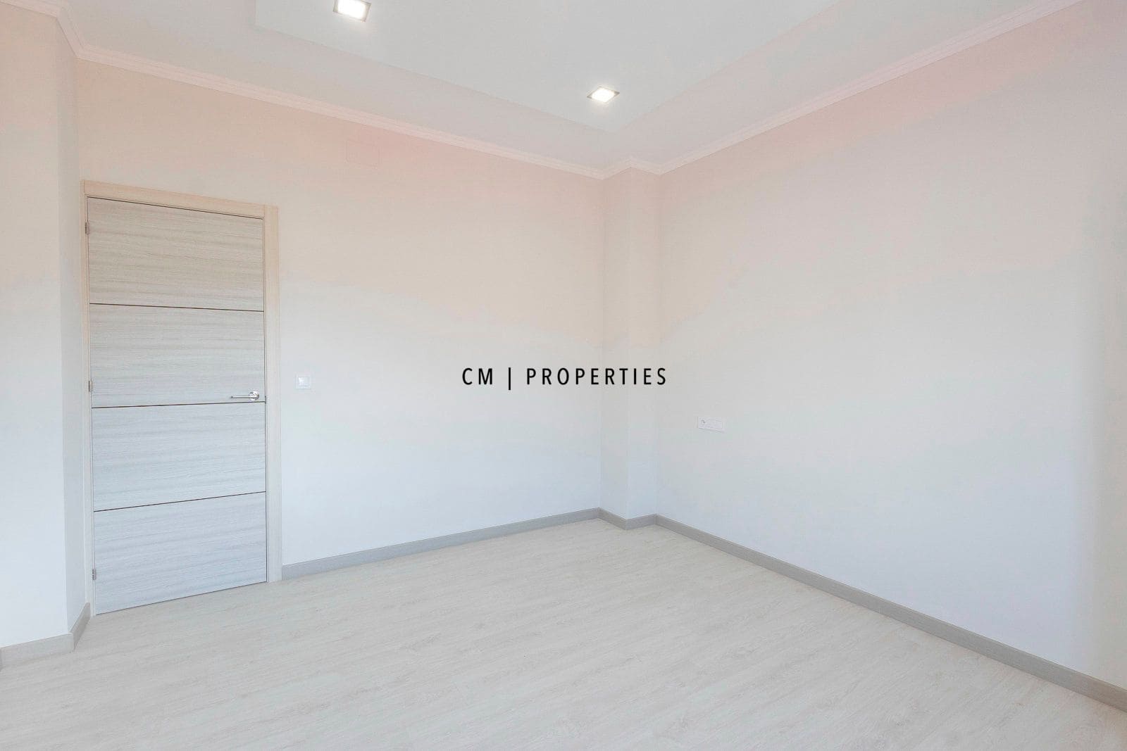 3 bedroom Flat for sale in Mislata - € 230,000 (Ref: 9777103)