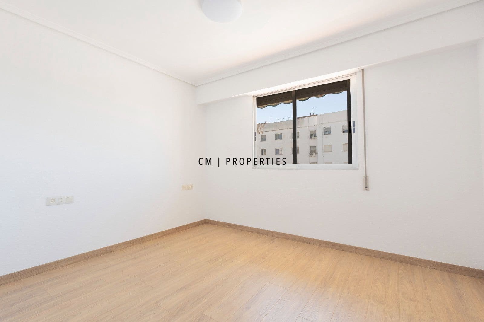 4 soveværelse Lejlighed til leje i Quart de Poblet - € 1.200 (Ref: 9779066)