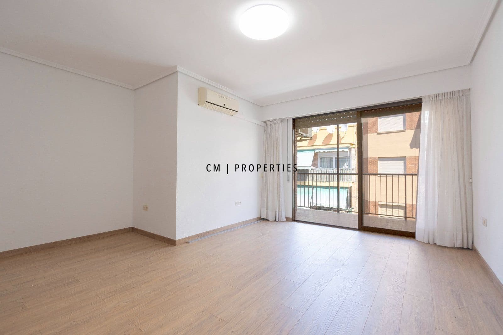 4 soveværelse Lejlighed til leje i Quart de Poblet - € 1.200 (Ref: 9779066)