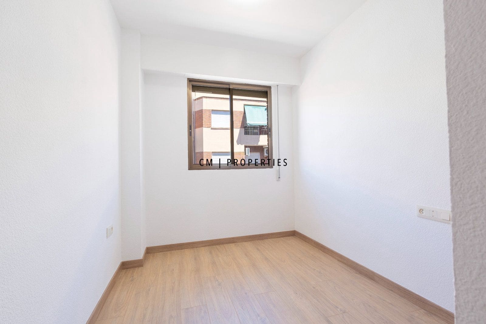 4 soveværelse Lejlighed til leje i Quart de Poblet - € 1.200 (Ref: 9779066)