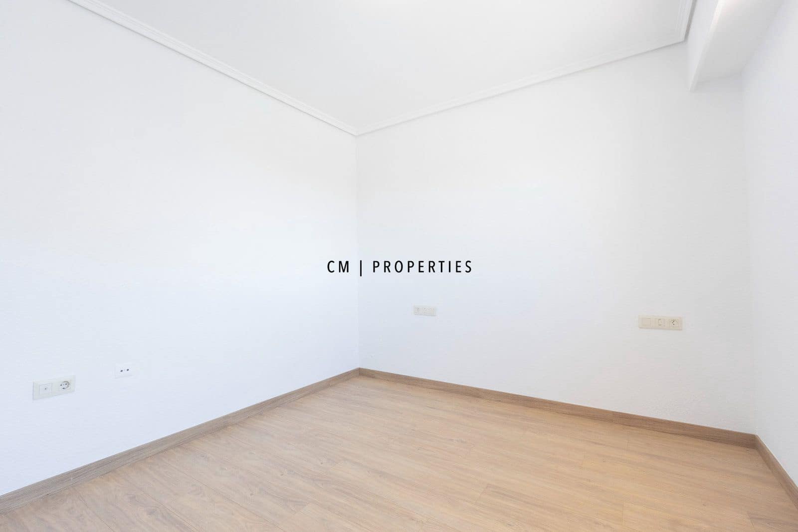 4 soveværelse Lejlighed til leje i Quart de Poblet - € 1.200 (Ref: 9779066)