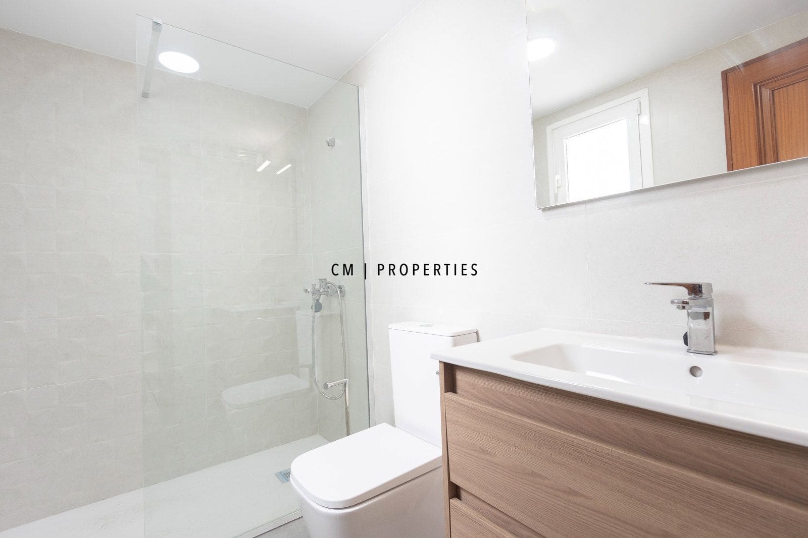 4 soveværelse Lejlighed til leje i Quart de Poblet - € 1.200 (Ref: 9779066)