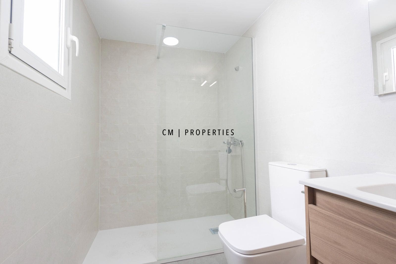 4 soveværelse Lejlighed til leje i Quart de Poblet - € 1.200 (Ref: 9779066)