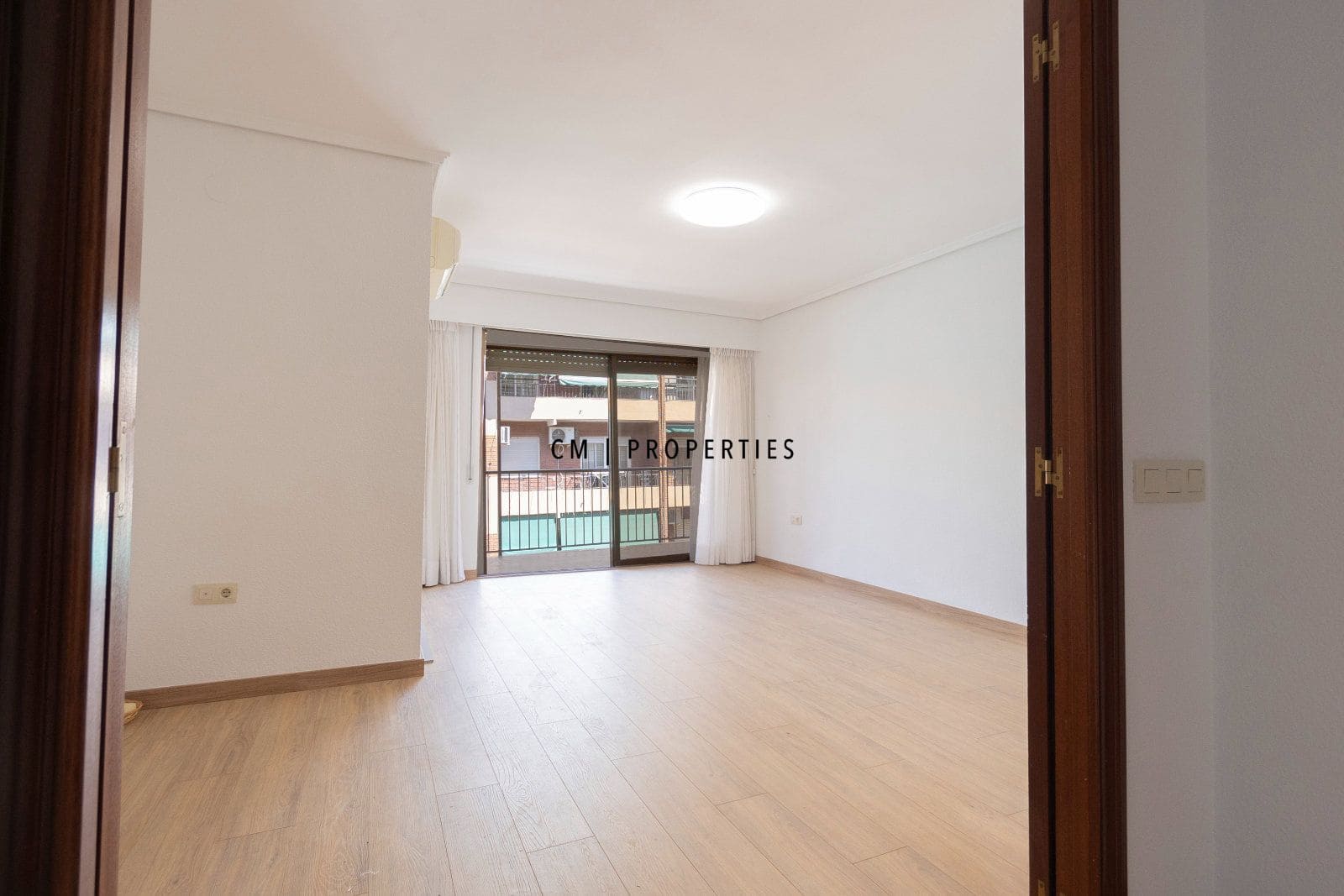 4 soveværelse Lejlighed til leje i Quart de Poblet - € 1.200 (Ref: 9779066)