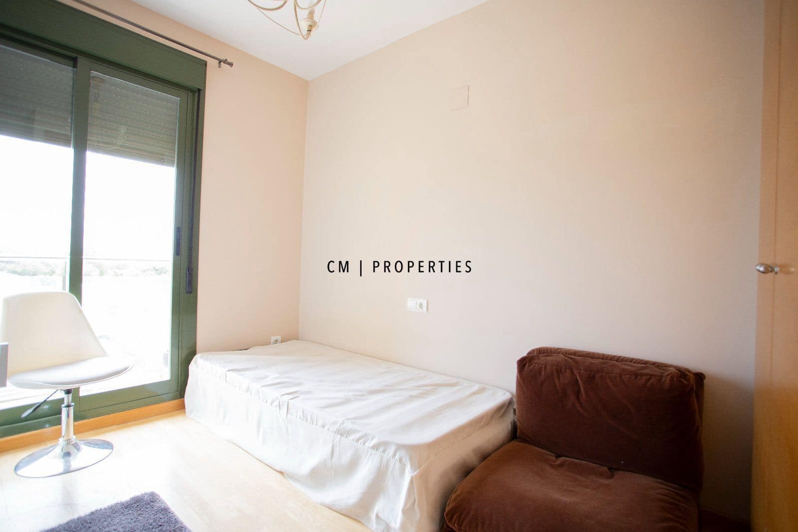 4 soveværelse Byhus til leje i Betera med swimmingpool garage - € 2.500 (Ref: 9779974)