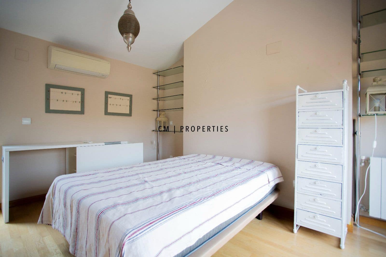 4 soveværelse Byhus til leje i Betera med swimmingpool garage - € 2.500 (Ref: 9779974)