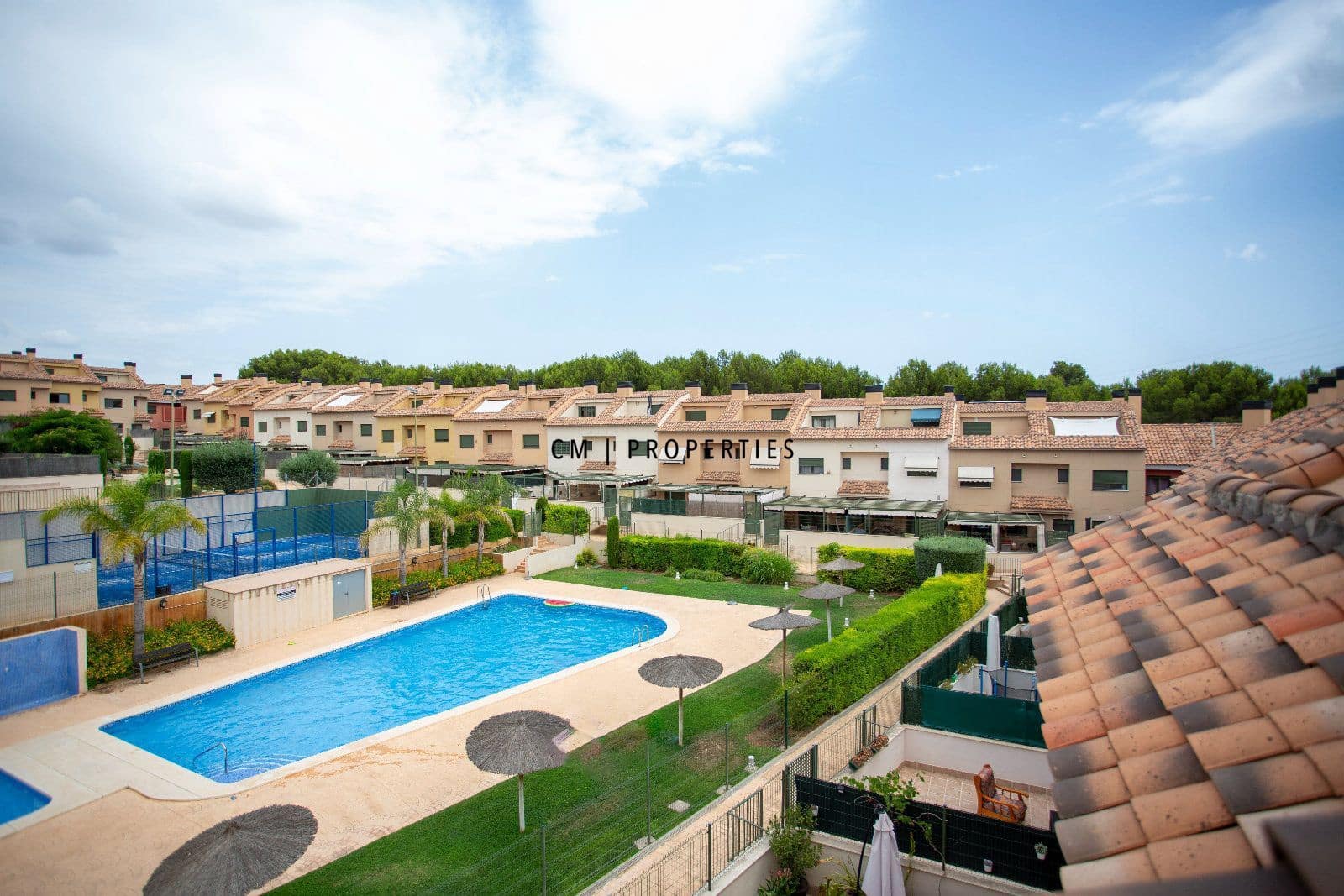 4 soveværelse Byhus til leje i Betera med swimmingpool garage - € 2.500 (Ref: 9779974)