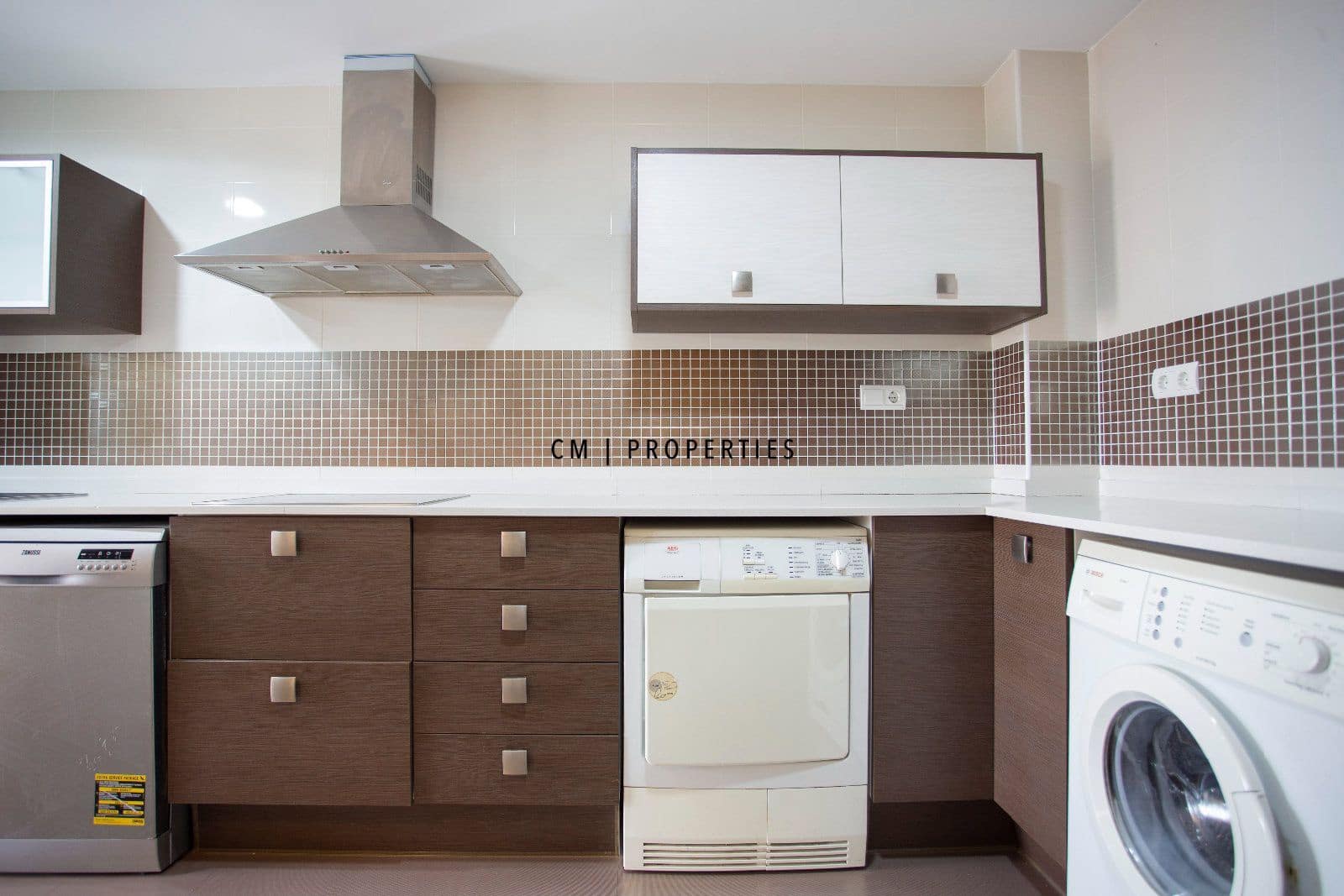 4 soveværelse Byhus til leje i Betera med swimmingpool garage - € 2.500 (Ref: 9779974)