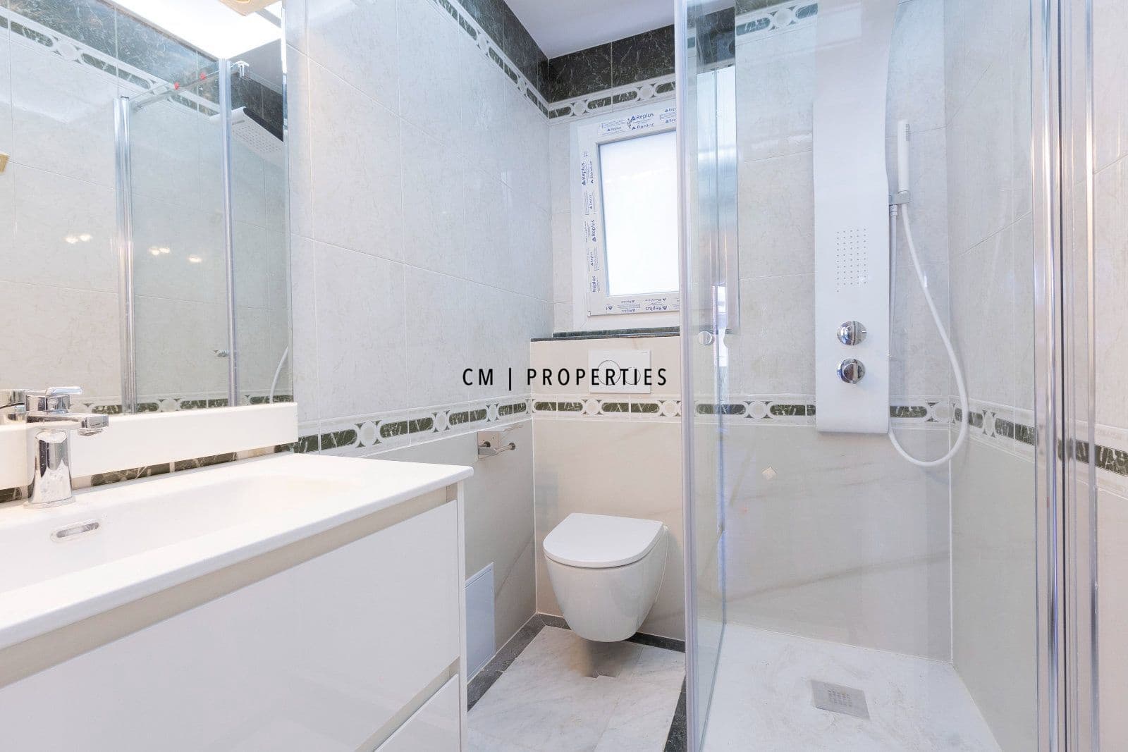 3 camera da letto Appartamento da affittare in Valencia citta - 1.500 € (Rif: 9781101)