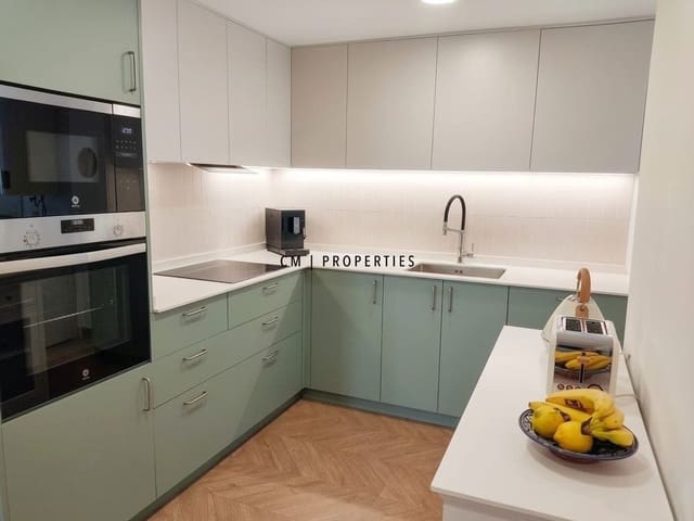 4 quarto Apartamento para arrendar em Quatre Carreres, Valência cidade - 2 250 € (Ref: 9781103)