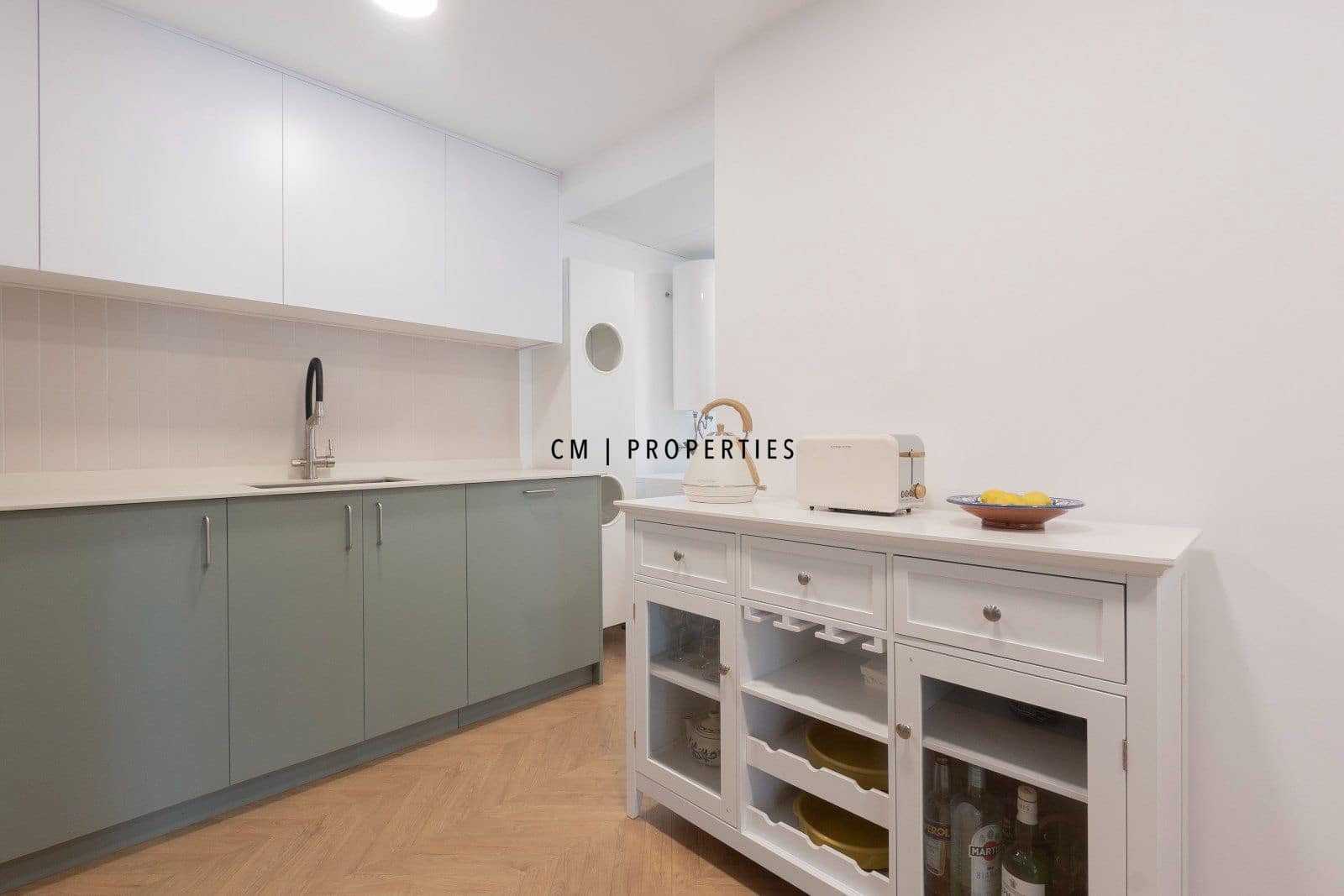 4 quarto Apartamento para arrendar em Valencia cidade - 2 250 € (Ref: 9781103)