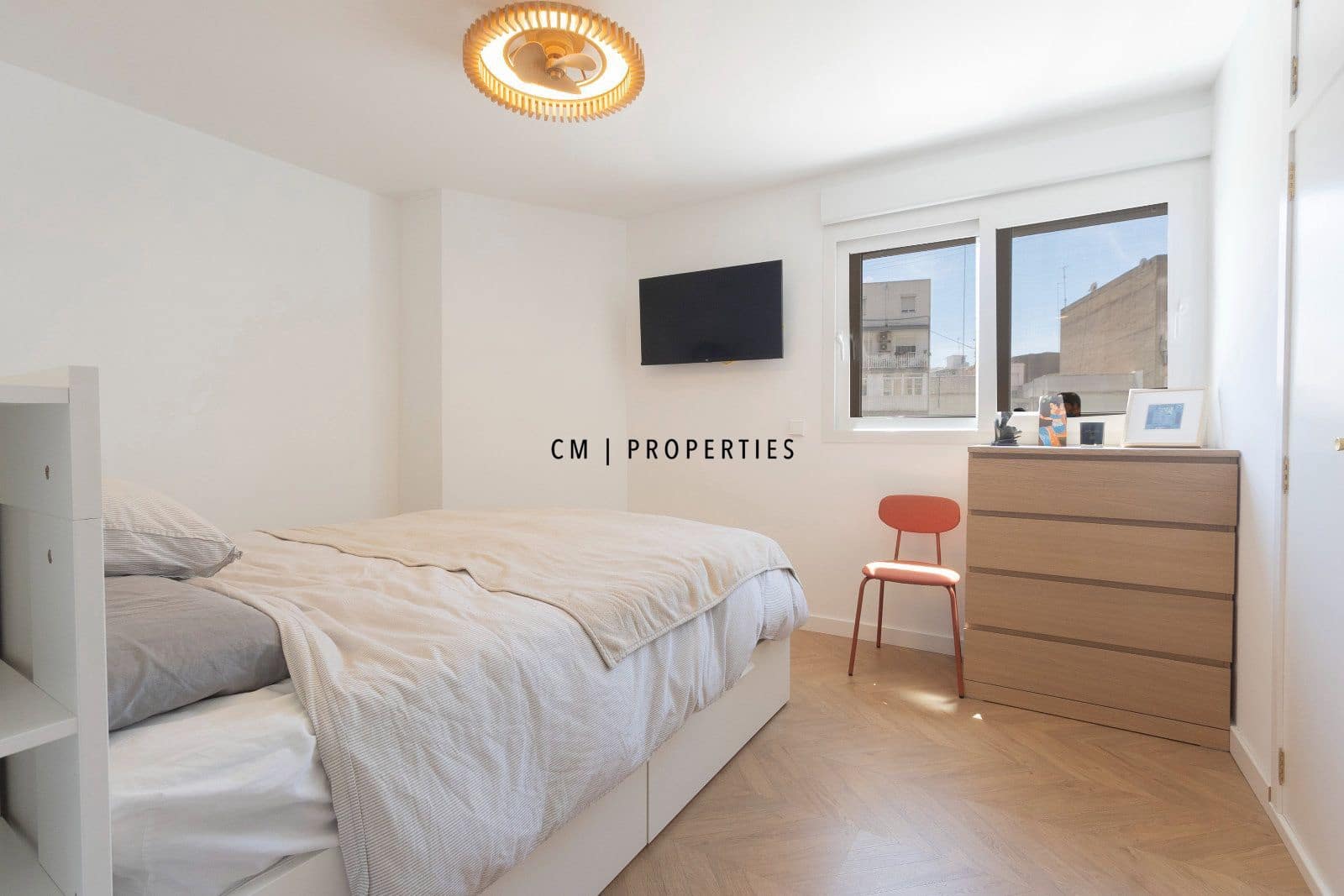 4 quarto Apartamento para arrendar em Valencia cidade - 2 250 € (Ref: 9781103)