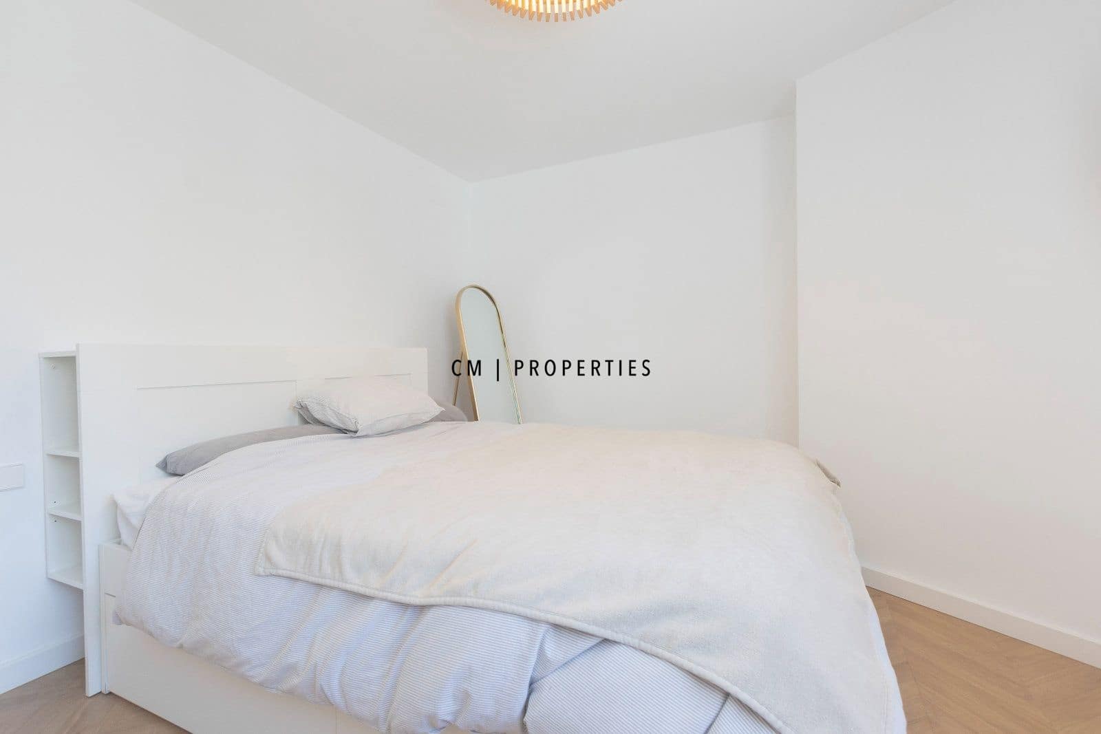 4 quarto Apartamento para arrendar em Valencia cidade - 2 250 € (Ref: 9781103)