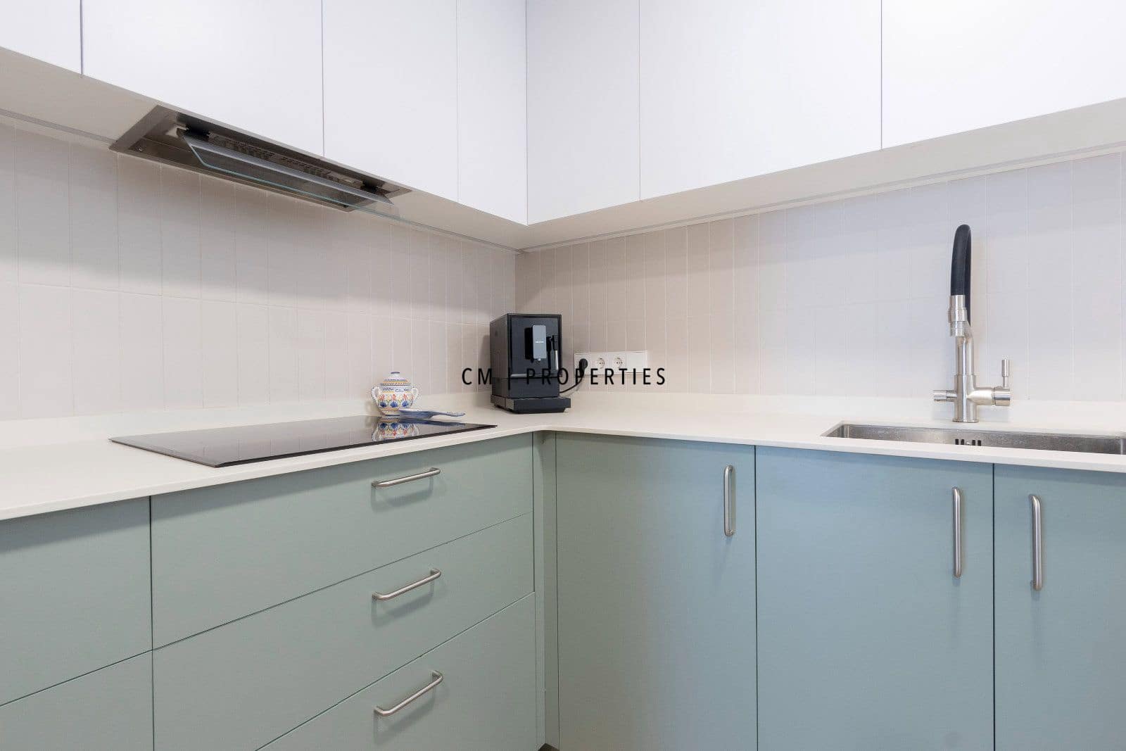 4 quarto Apartamento para arrendar em Valencia cidade - 2 250 € (Ref: 9781103)