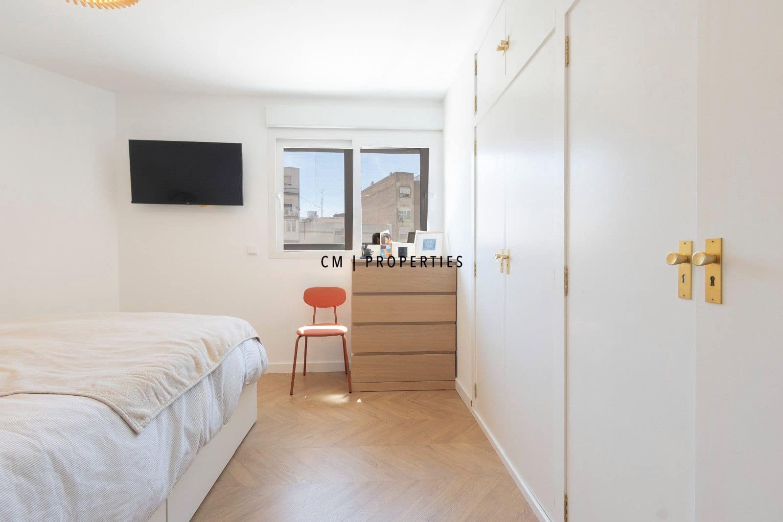 4 quarto Apartamento para arrendar em Valencia cidade - 2 250 € (Ref: 9781103)