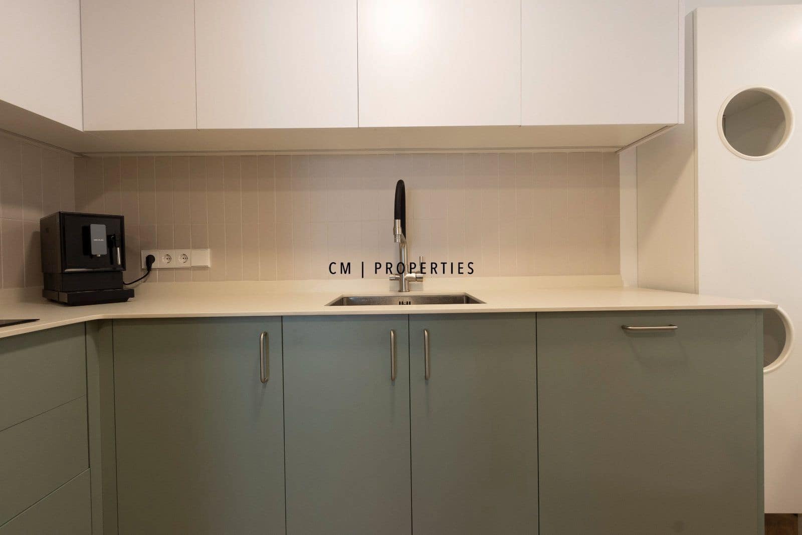 4 quarto Apartamento para arrendar em Valencia cidade - 2 250 € (Ref: 9781103)