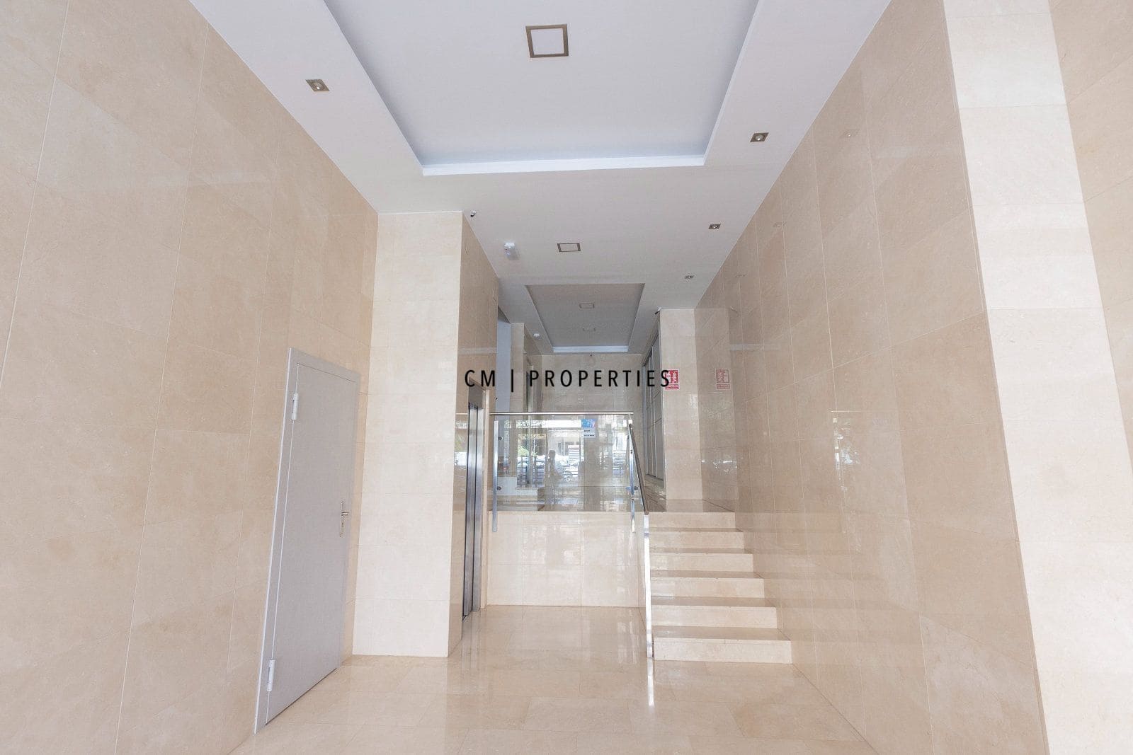 4 quarto Apartamento para arrendar em Valencia cidade - 2 250 € (Ref: 9781103)