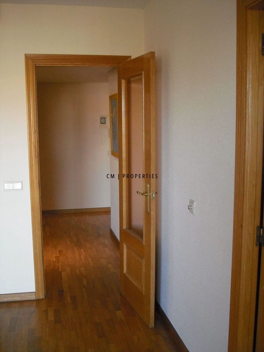 1 soveværelse Lejlighed til leje i Valencia by med swimmingpool - € 1.050 (Ref: 9781379)