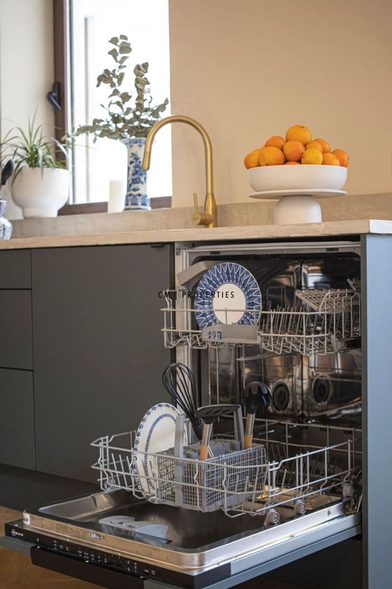 1 quarto Apartamento para arrendar em Valencia cidade - 2 300 € (Ref: 9782293)