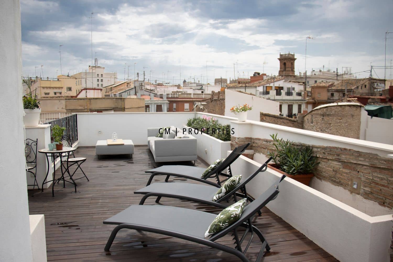 1 quarto Apartamento para arrendar em Valencia cidade - 2 300 € (Ref: 9782293)