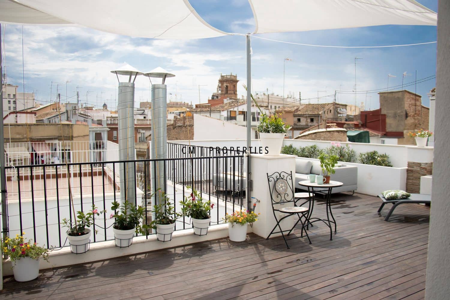 1 quarto Apartamento para arrendar em Valencia cidade - 2 300 € (Ref: 9782293)