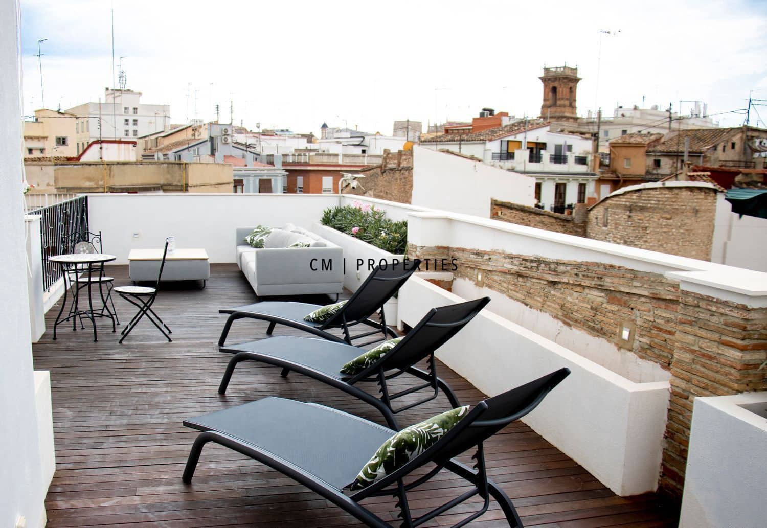 1 quarto Apartamento para arrendar em Valencia cidade - 2 300 € (Ref: 9782293)