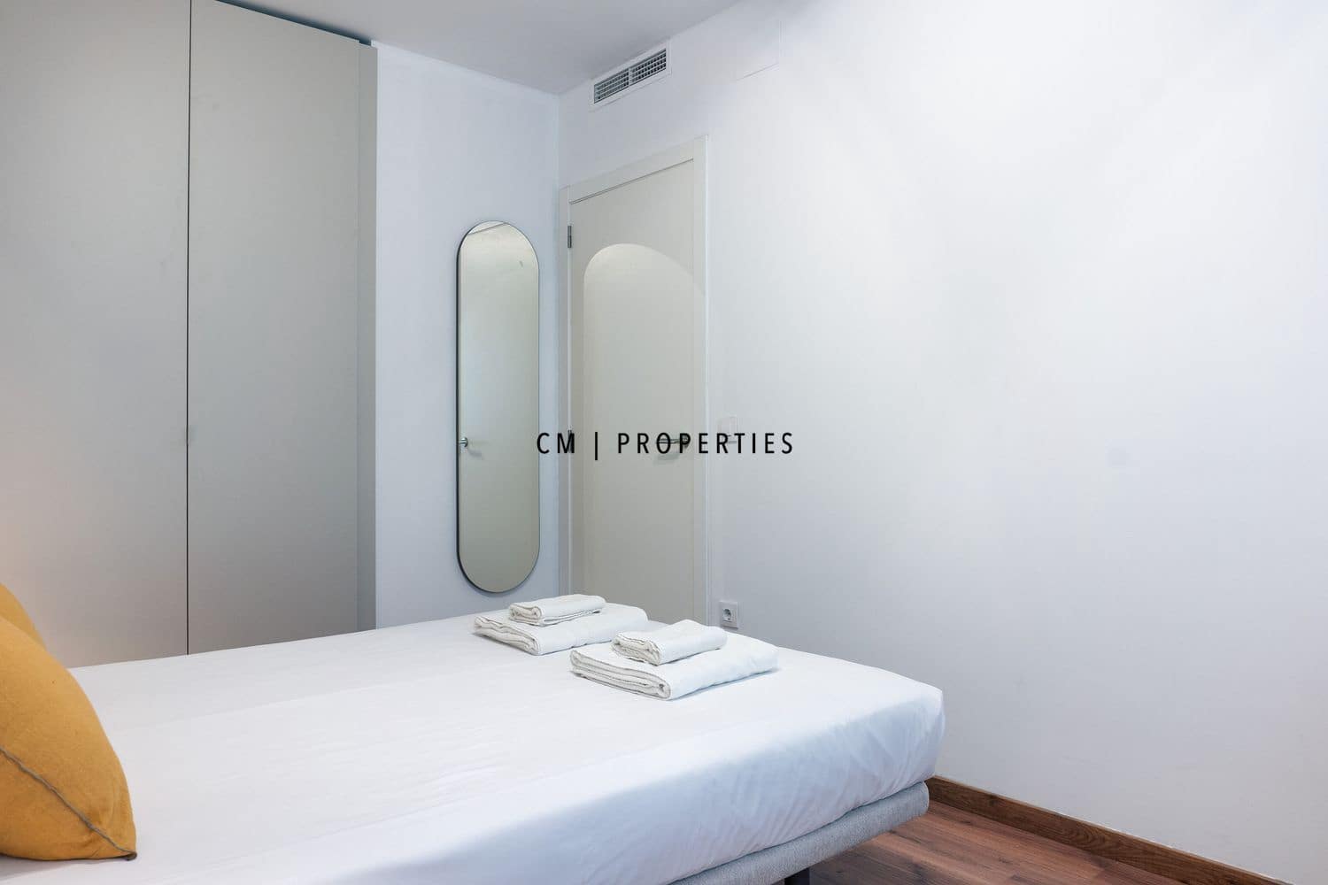 5 sovrum Lägenhet att hyra i Valencia stad - 3 300 € (Ref: 9782294)